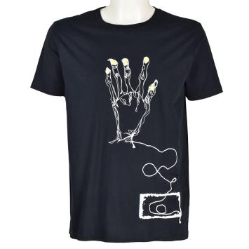 cool t-shirt met hand